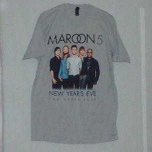 Maroon 5 New Year's Eve 2013 T-shirt - size large